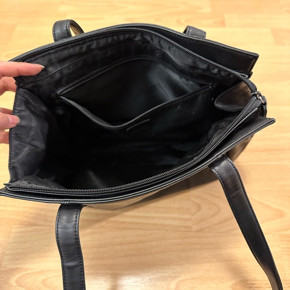 Enzo Angiolini Shoulder Bag - Picture 5 of 6